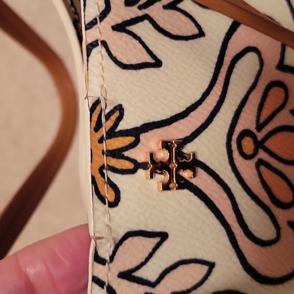 Tory Burch Hicks Garden Print Large Tote - Picture 7 of 8